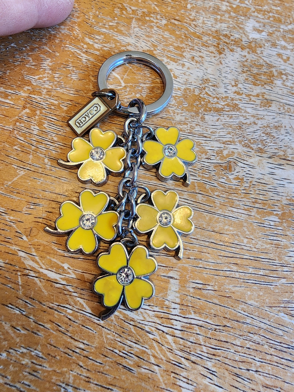 Coach yellow daisy/clover cluster enamel crystal silver-tone bag charm keychain